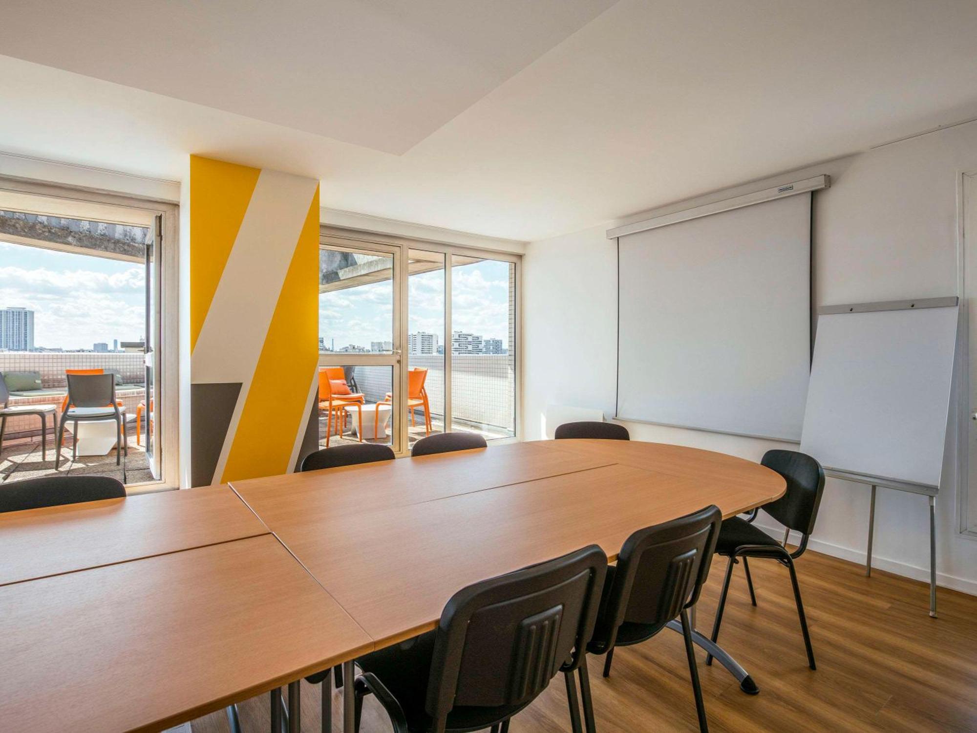 Adagio Access La París